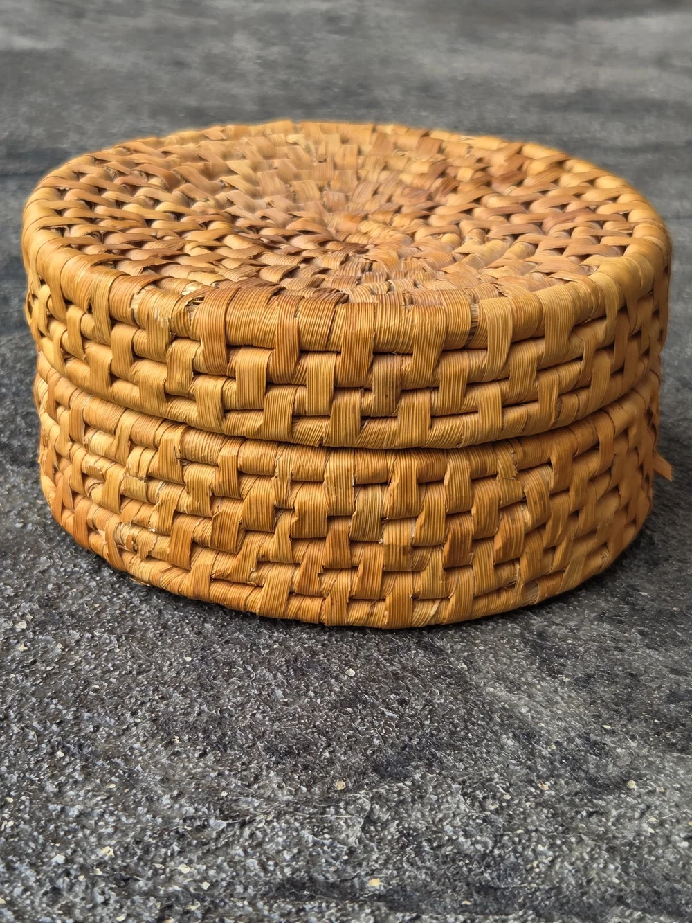 Vintage Natural Tan Woven Rattan Round Storage Basket with Lid
